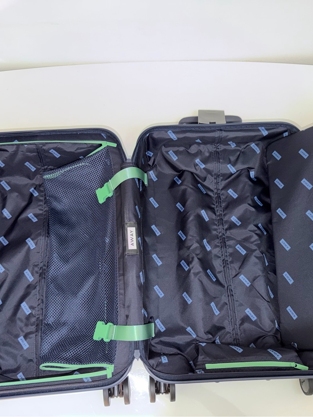 EXTREMELY Rare Away Travel Luggage Aura Sunrise Bigger Carry-on Bundle - Picture 5 of 8
